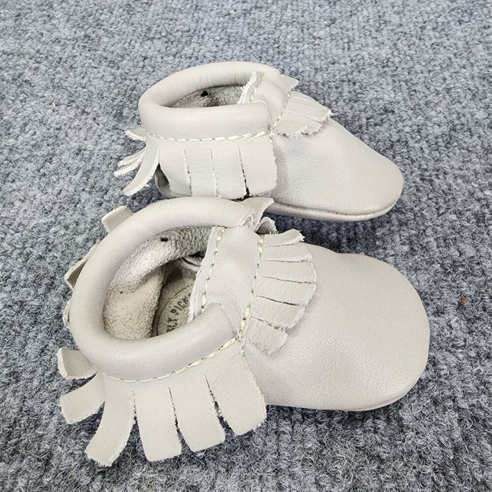 Freshly Picked Baby City Moccasins size 0 Boho Fringe 100% Leather Gray - Picture 2 of 8